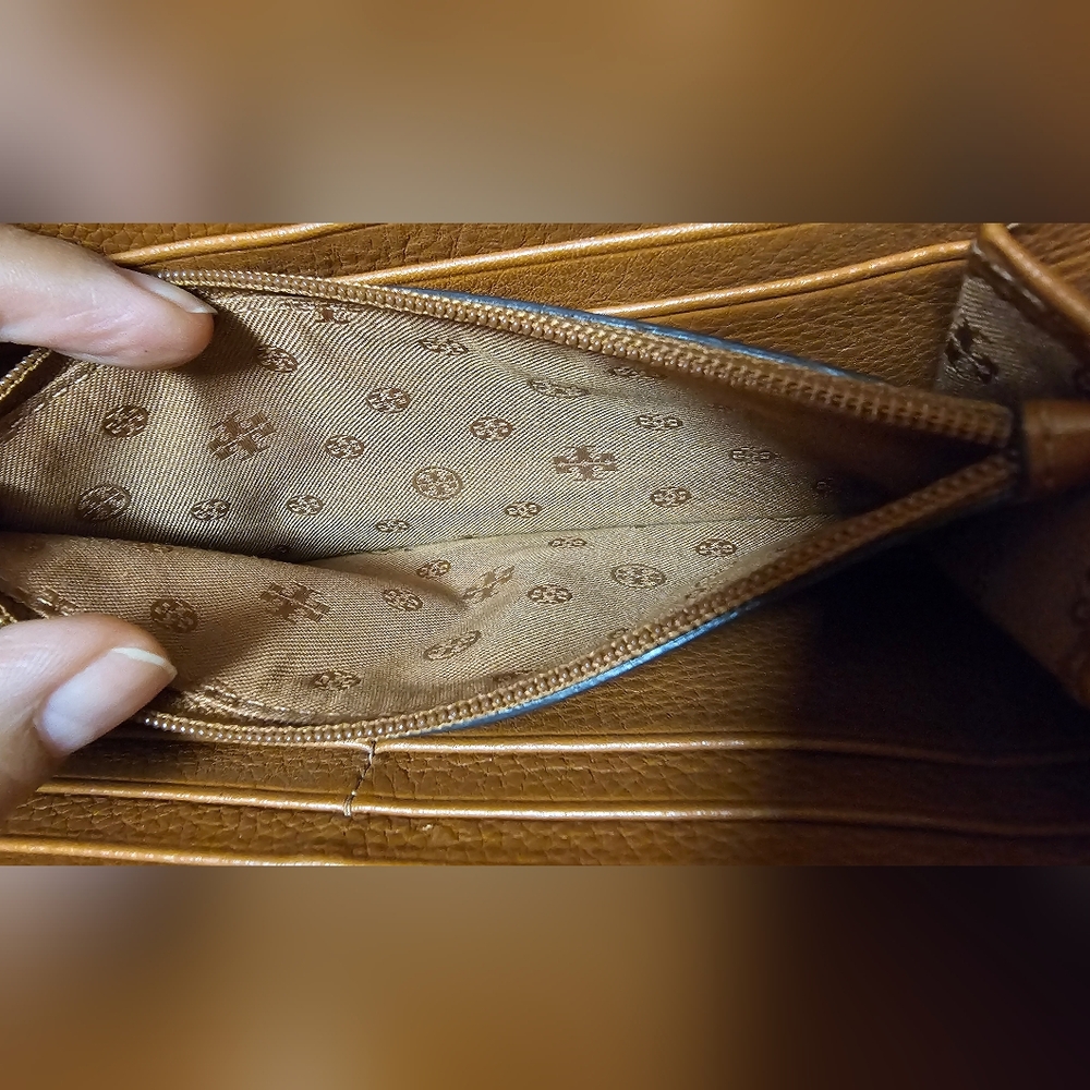 Tory Burch Tan Leather Long Wallet with Tassel EUC - Picture 16 of 16